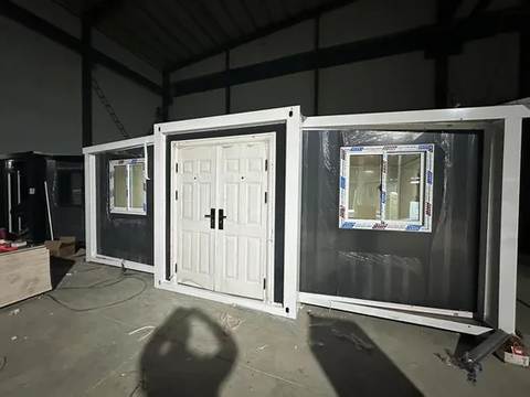 Casa prefabricada del envase del empaquetado de la película plástica de Tesite del panel de bocadillo de 36.54~74.34sqm
